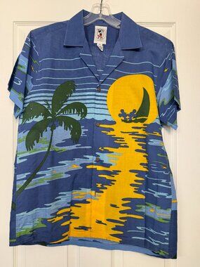 Tropical-themed beach / casual short sleeve shirt with Mickey Mouse image